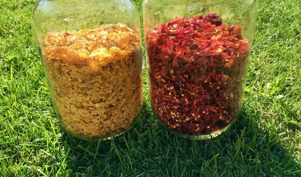 Sušené chilli v pohároch